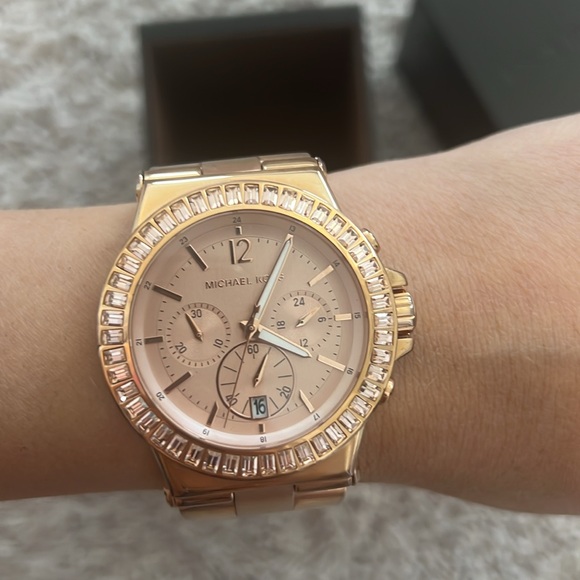 Authentic large MK watch - Picture 2 of 3